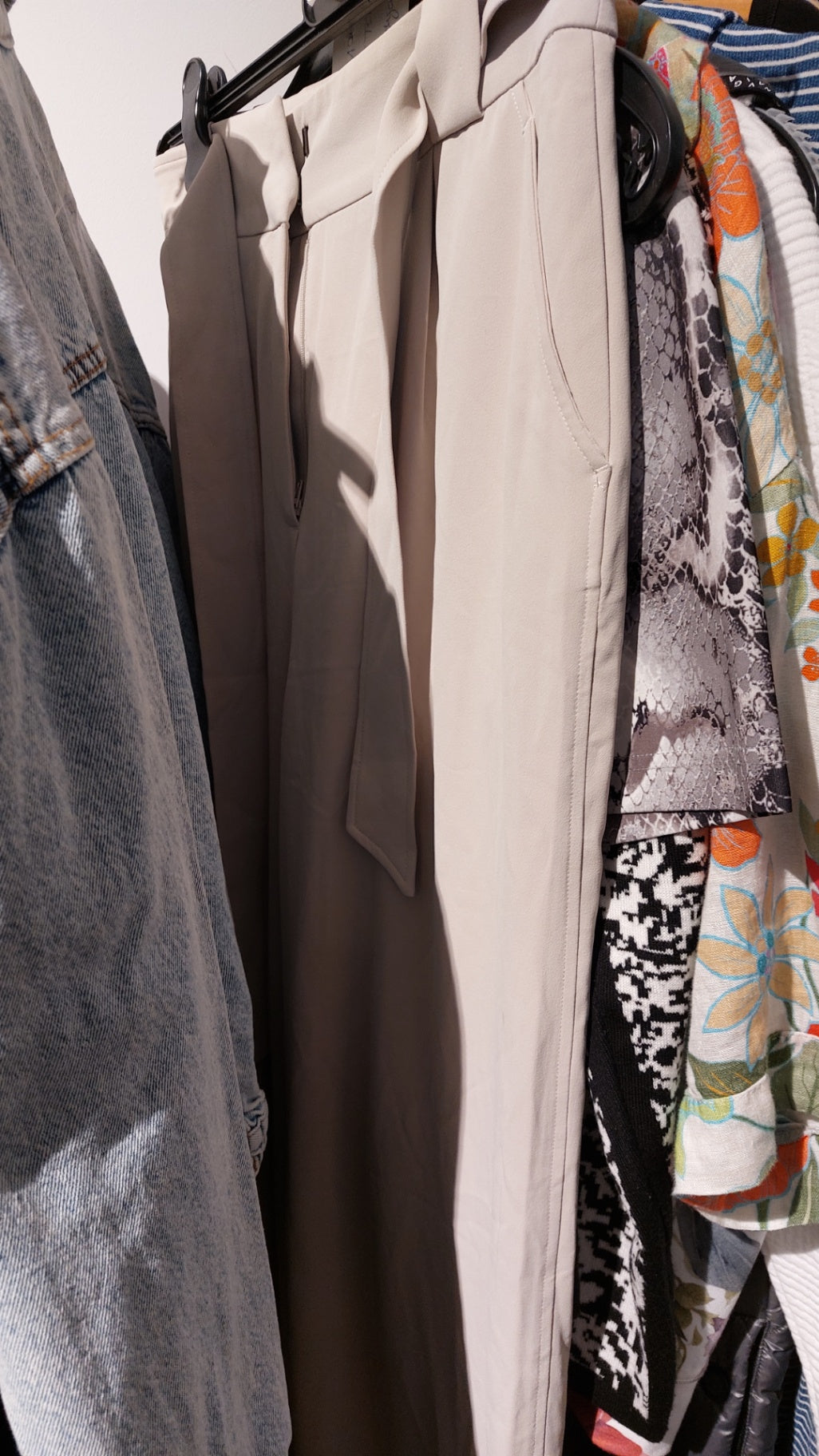 H&M Hose Beige (kleiner Fleck) Größe: 38