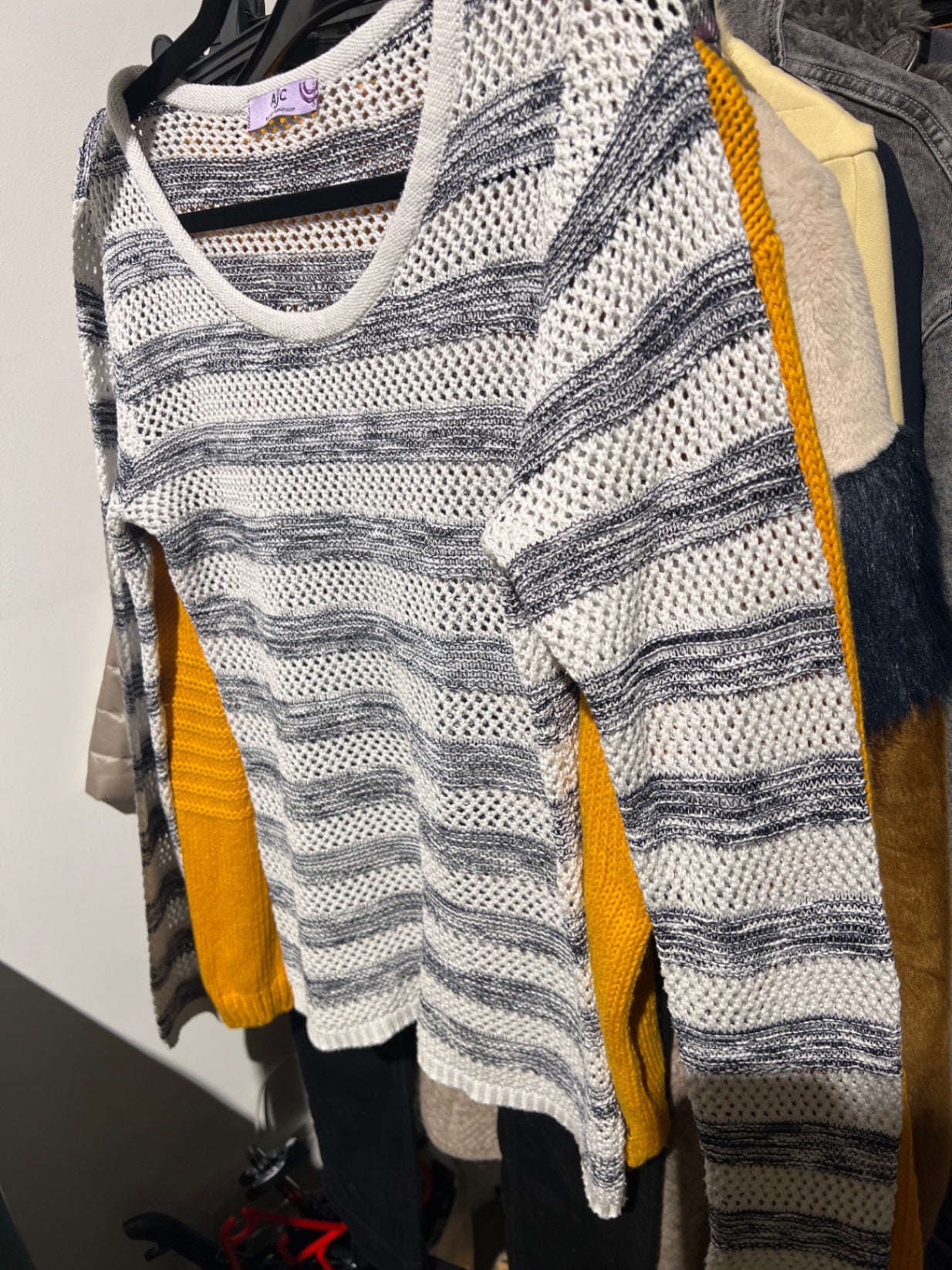 AJC Pullover Weiß Grau Streifen Größe: M