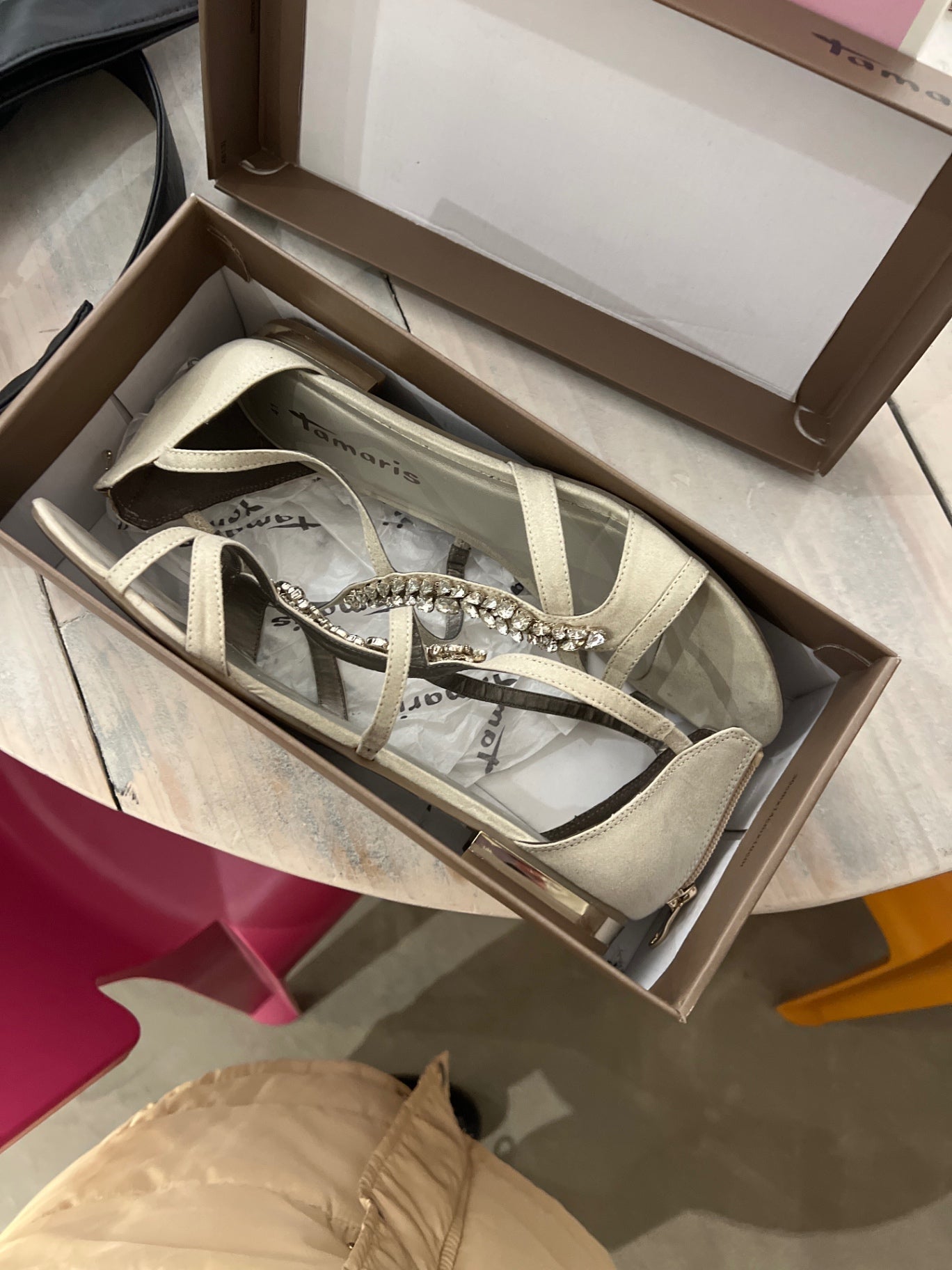 Tamaris Sandalen Beige Größe: 41