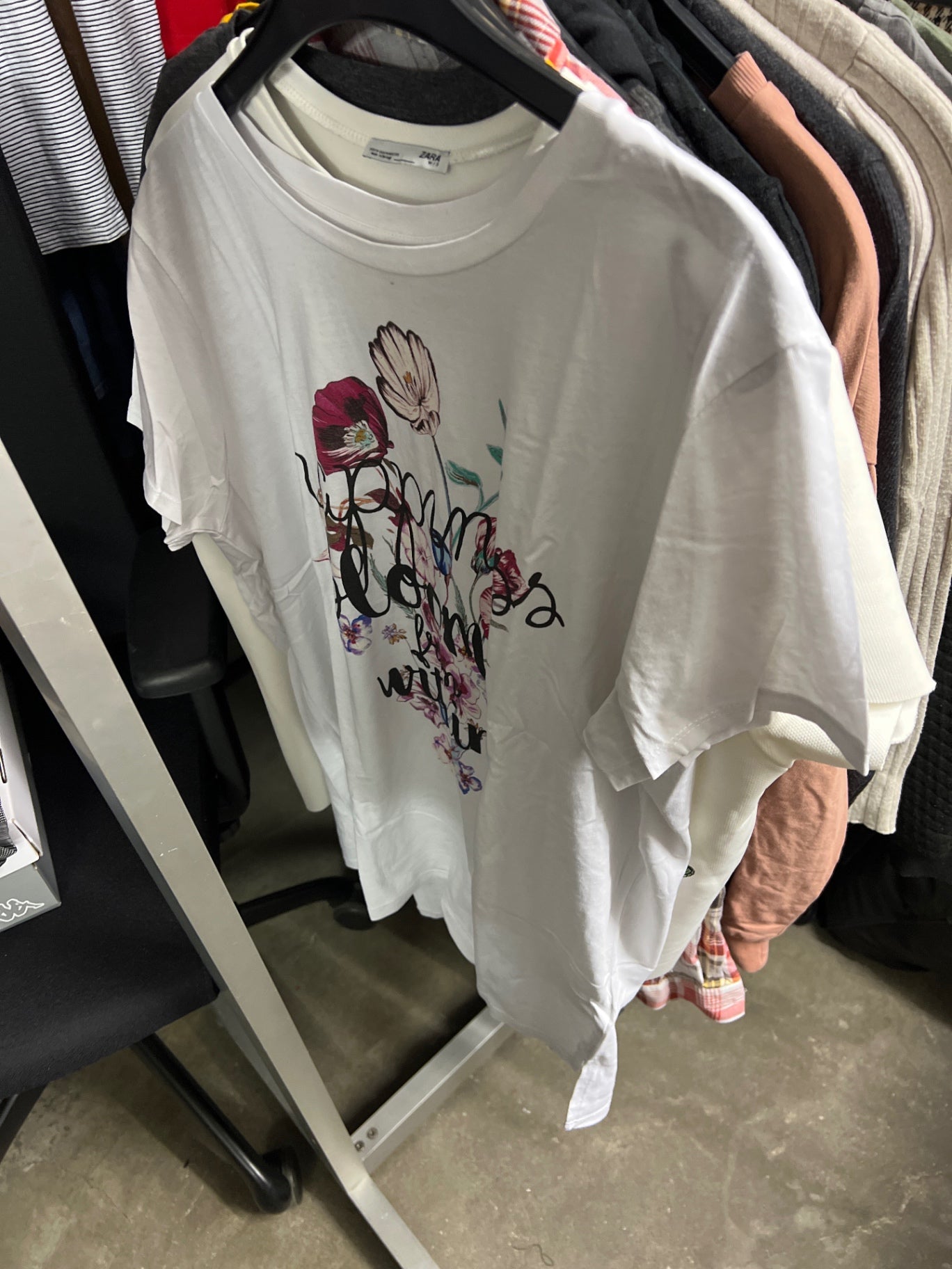 H&M T-Shirt Weiß Blumen Größe: M