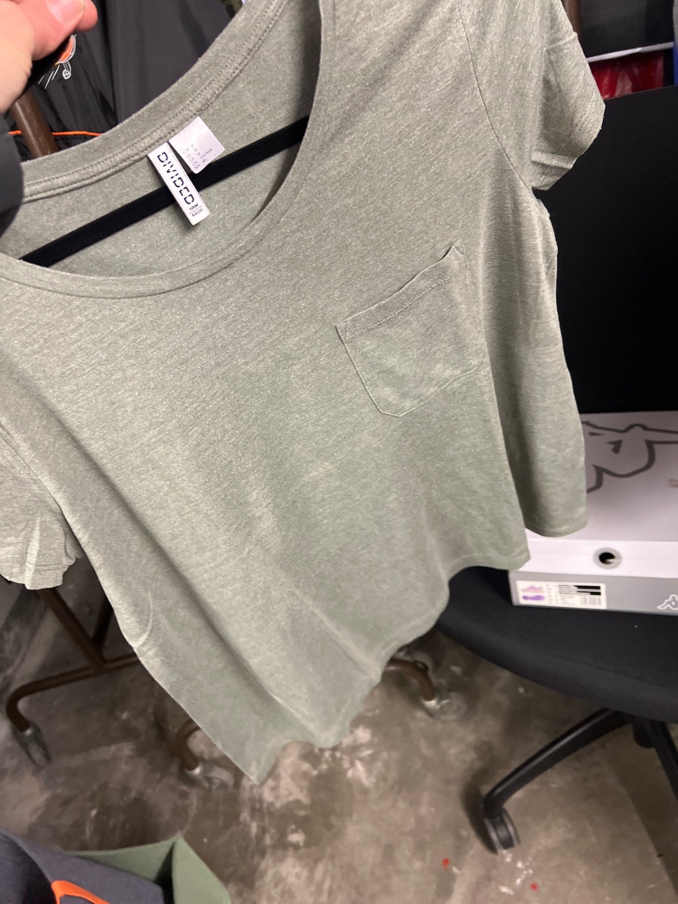 H&M T-Shirt Graugrün Größe: M