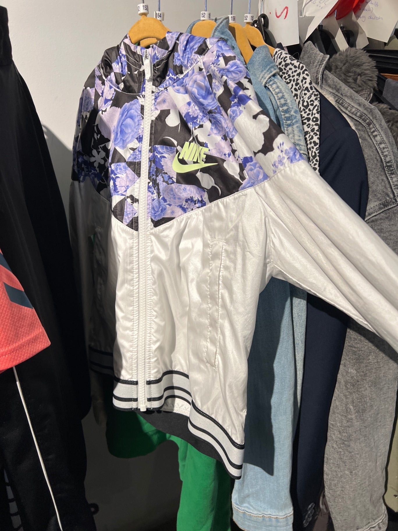 Nike Jacke Weiß und Lila Größe: 152