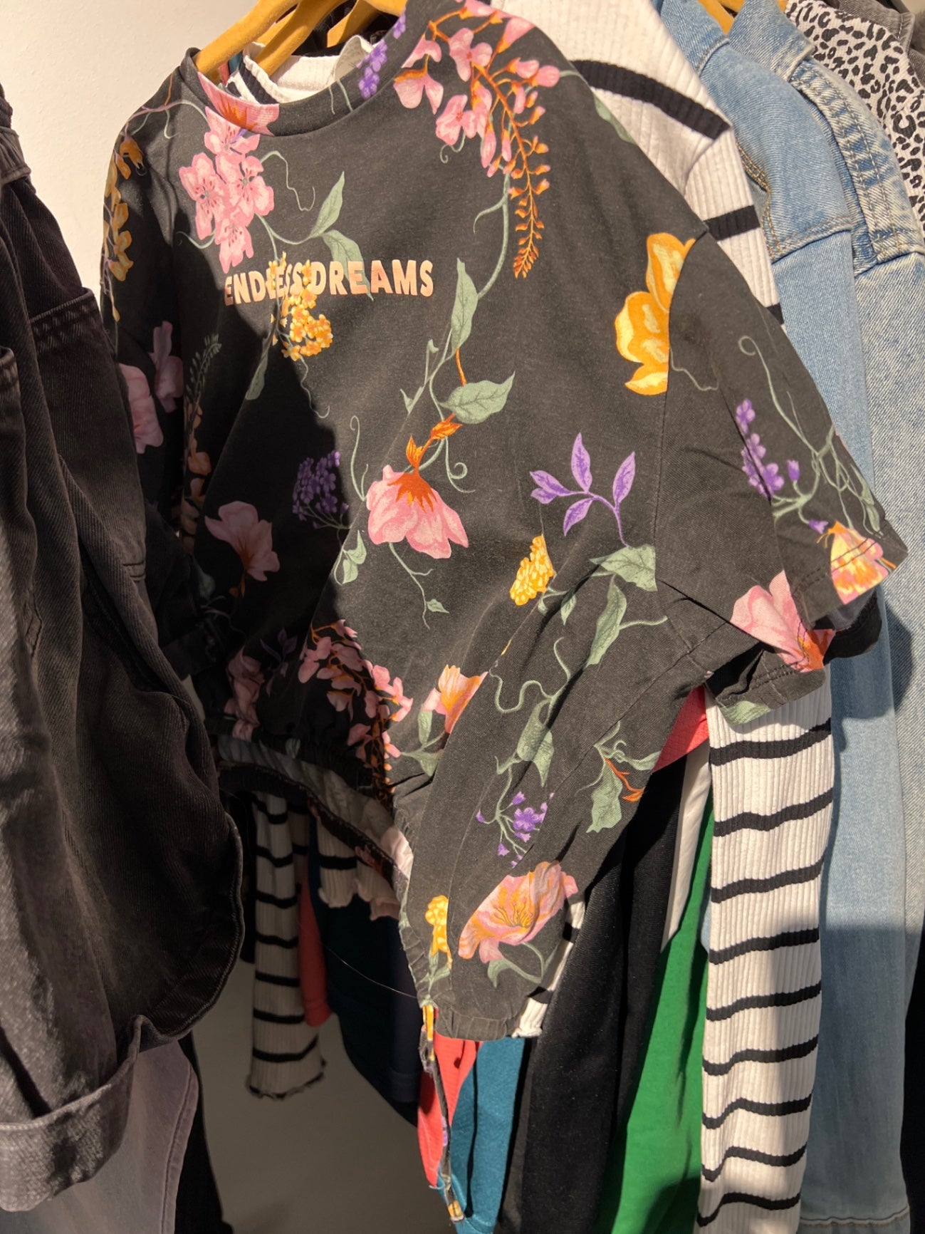 H&M Shirt Schwarz / bunteBlumen Größe: 158
