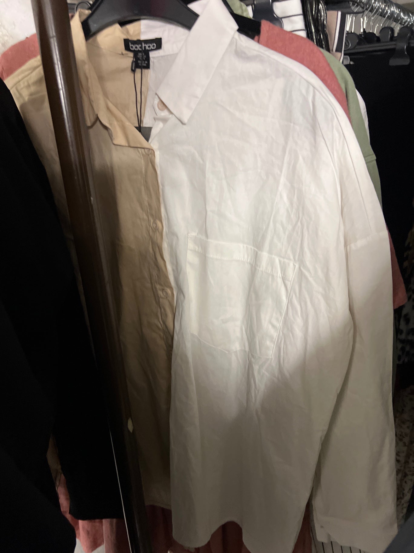 Boohoo Hemdkleid Beige und Weiß Größe: 36