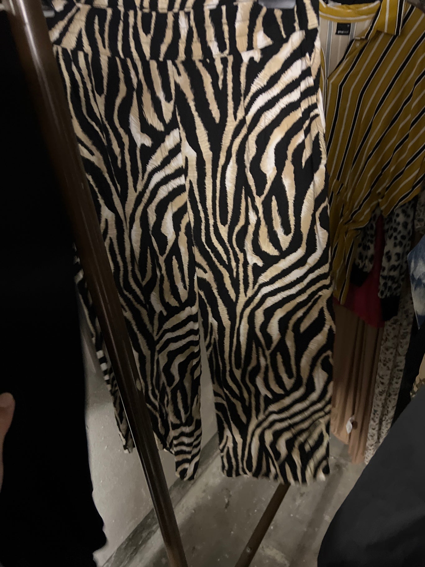 Byoung Hosen Schwarz und Beige Größe: M
