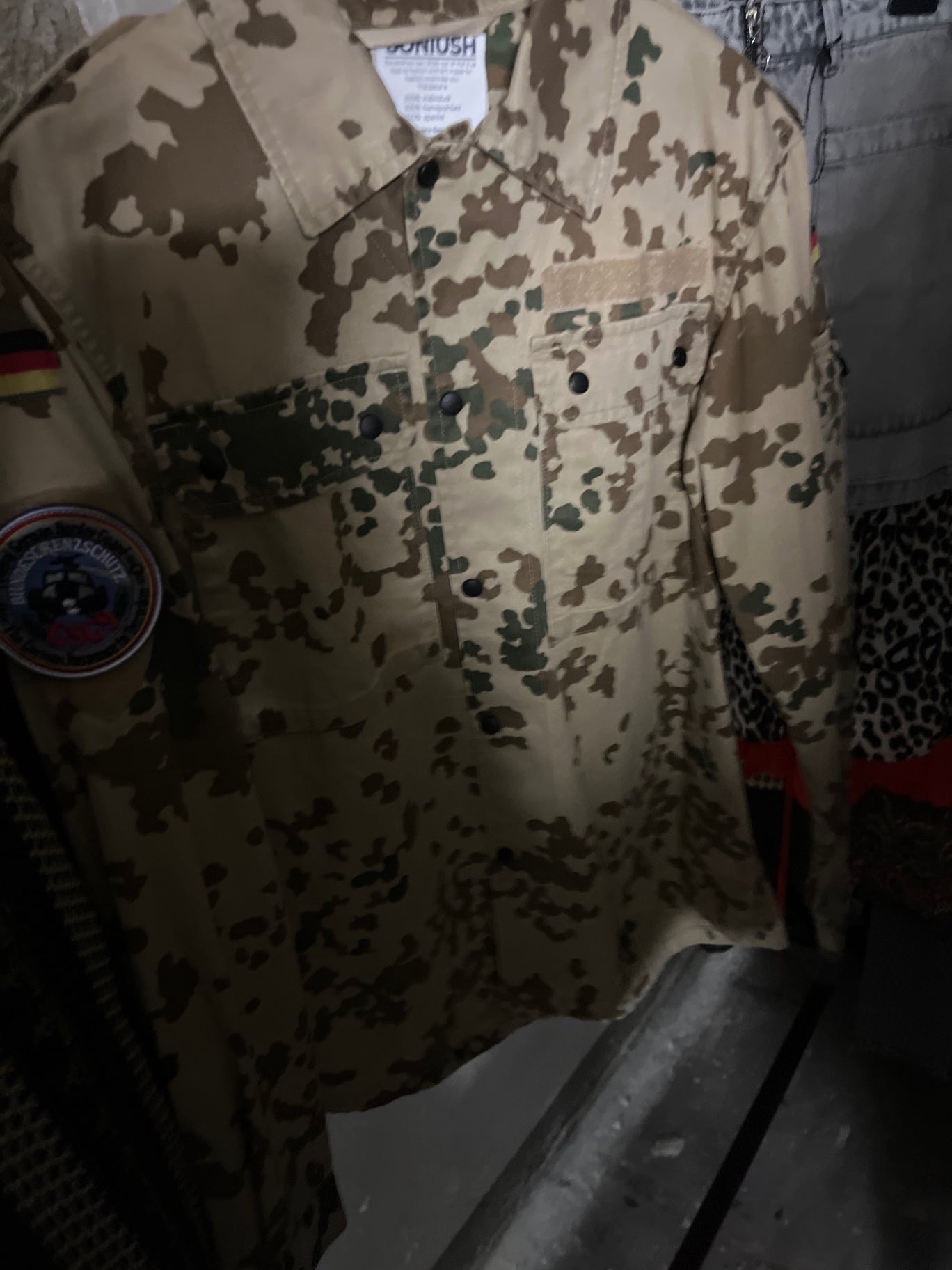 Hemd Beige mit camouflagemuster Größe: XS