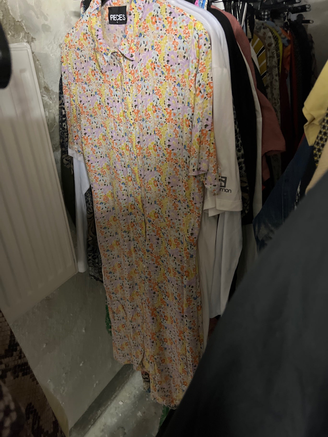 Pieces Kleid Bunt, mit floralen Mustern Größe: M
