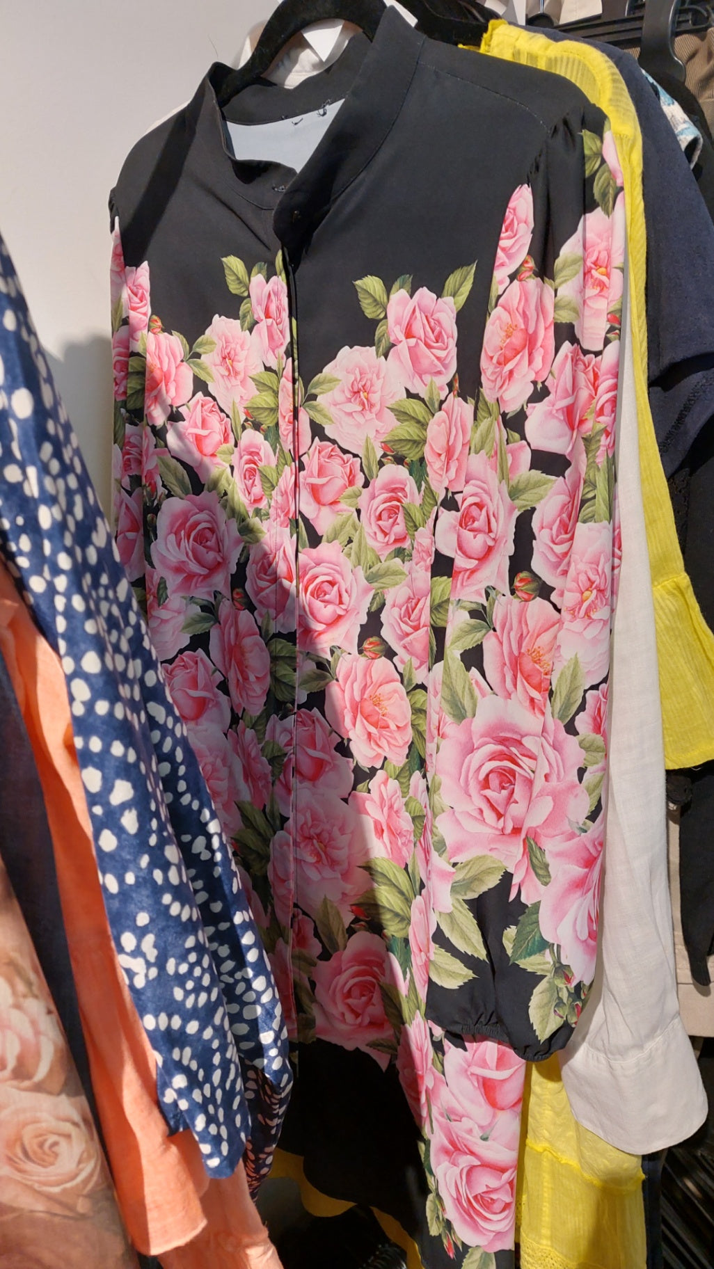 Sarah Kern Bluse Schwarz m. rosa Blumen Größe: L