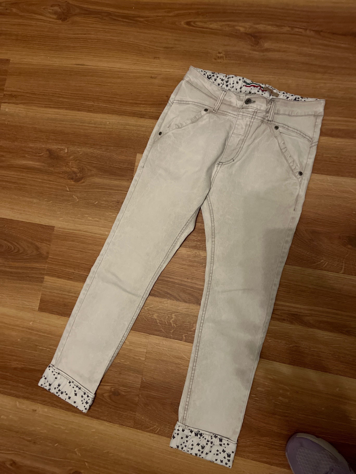 Please Jeans Beige mit Blumenmusteranteilen Größe: S