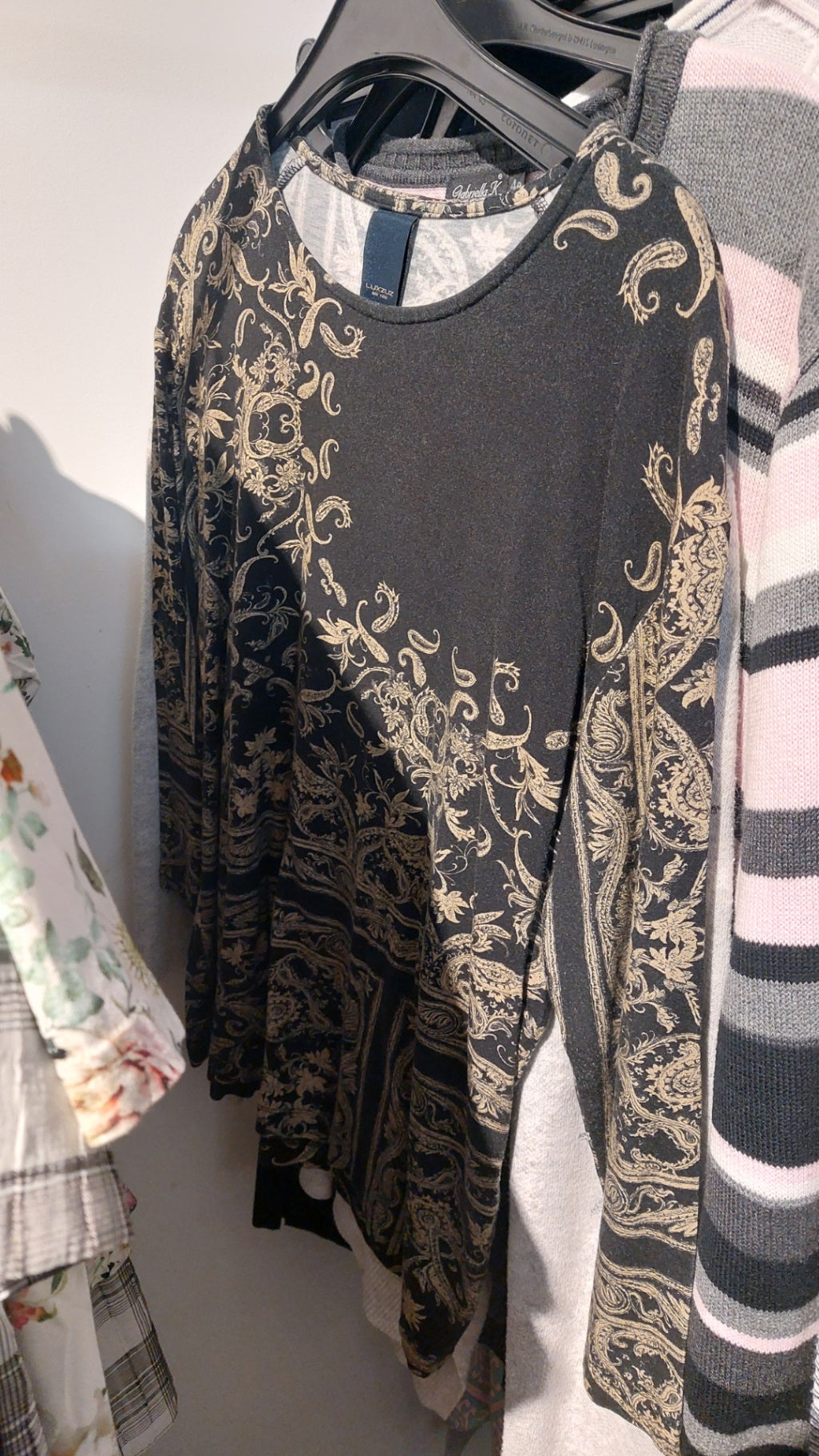 Luxzuz Langarmshirt Schwarz/Gold Größe: M