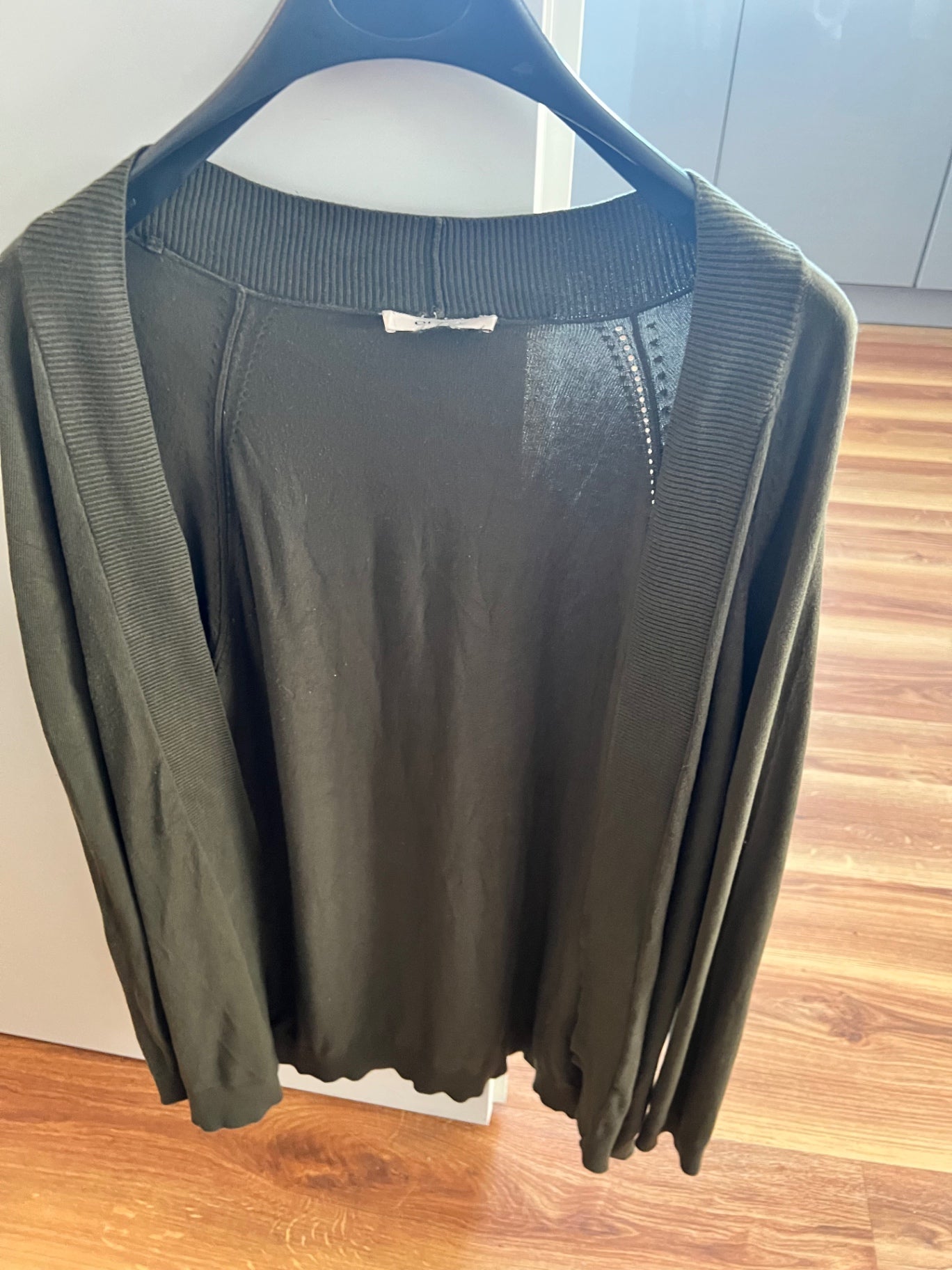 Orsay Strickjacke Dunkelgrün Größe: M
