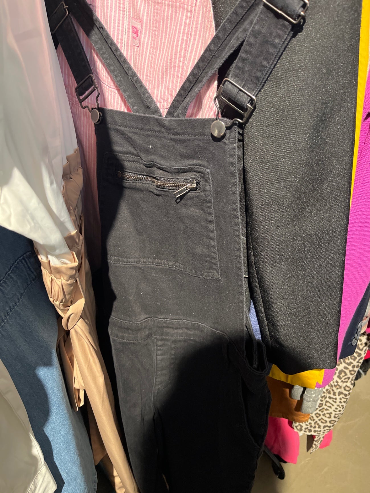 Forever 21 Latzhose Schwarz Größe: 29