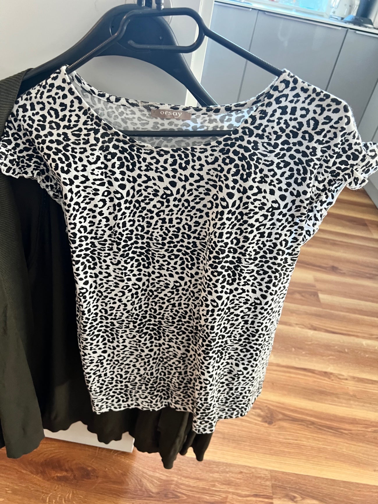 Orsay T-Shirt Weiß mit schwarz Größe: M