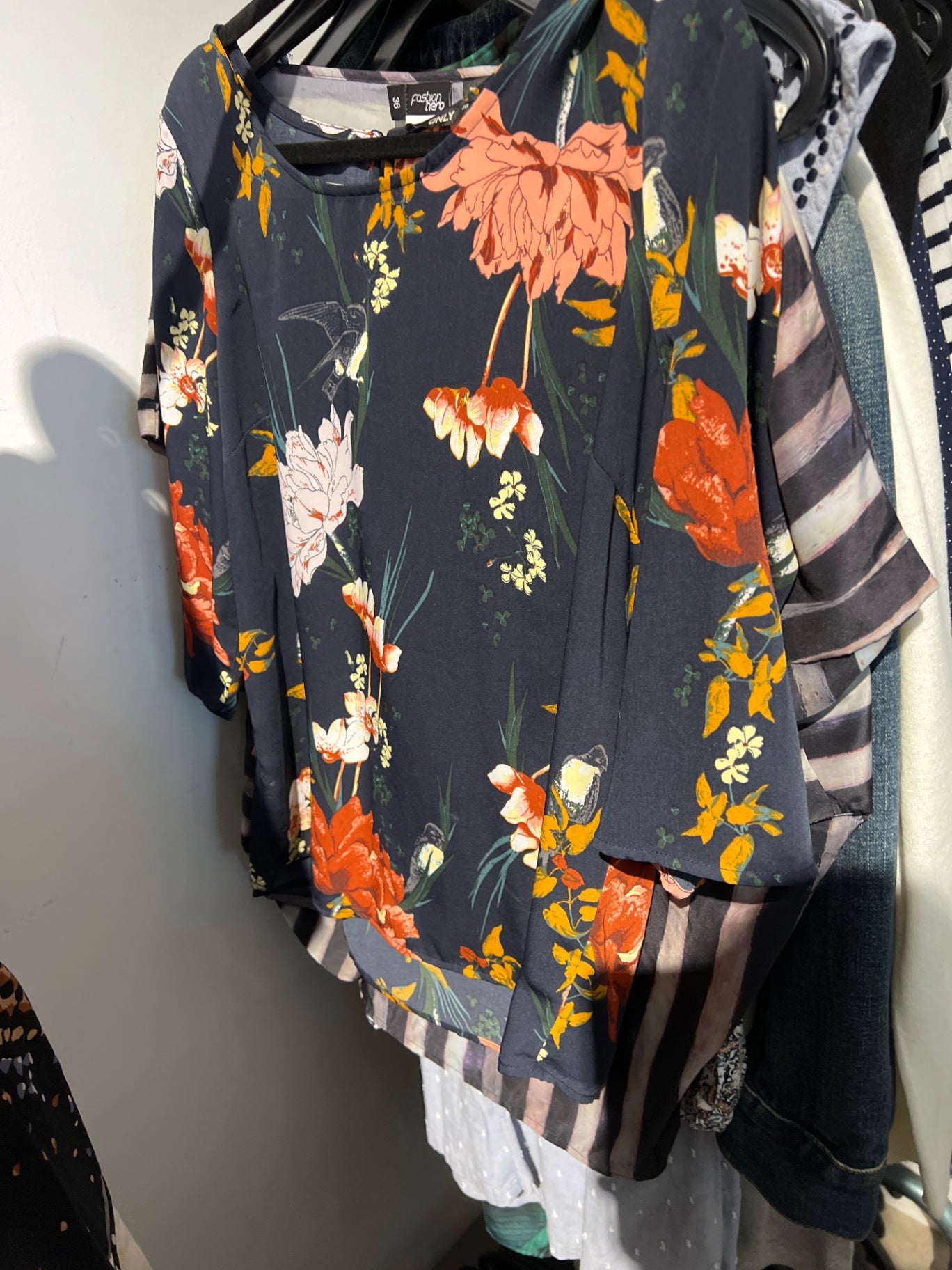 Only Bluse Dunkelblau florale Muster Größe: M