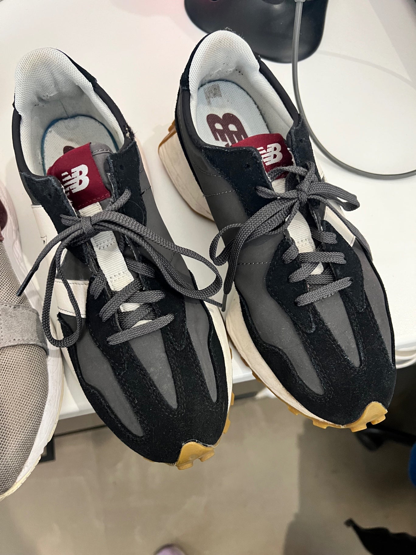 New Balance Sneaker Grau und Schwarz Größe: 39