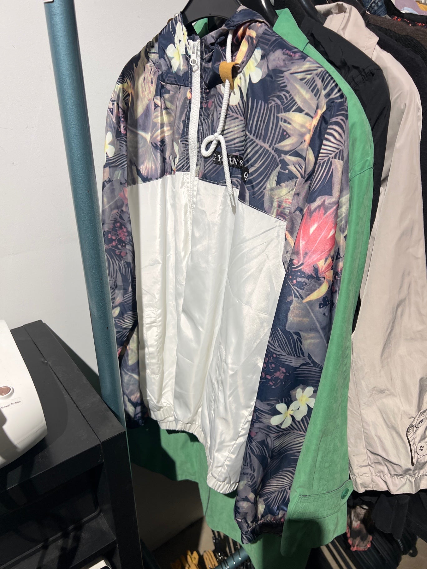 Windjacke Bunt und weiß Größe: L