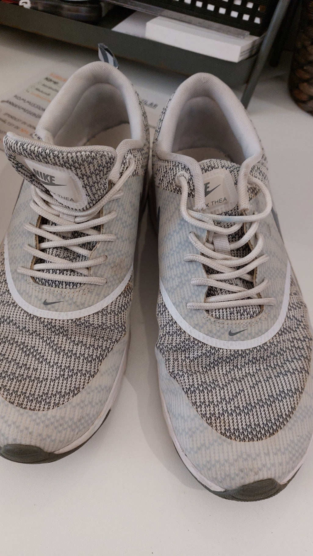 Nike Sneaker Grau/Weiß Größe: 40,5