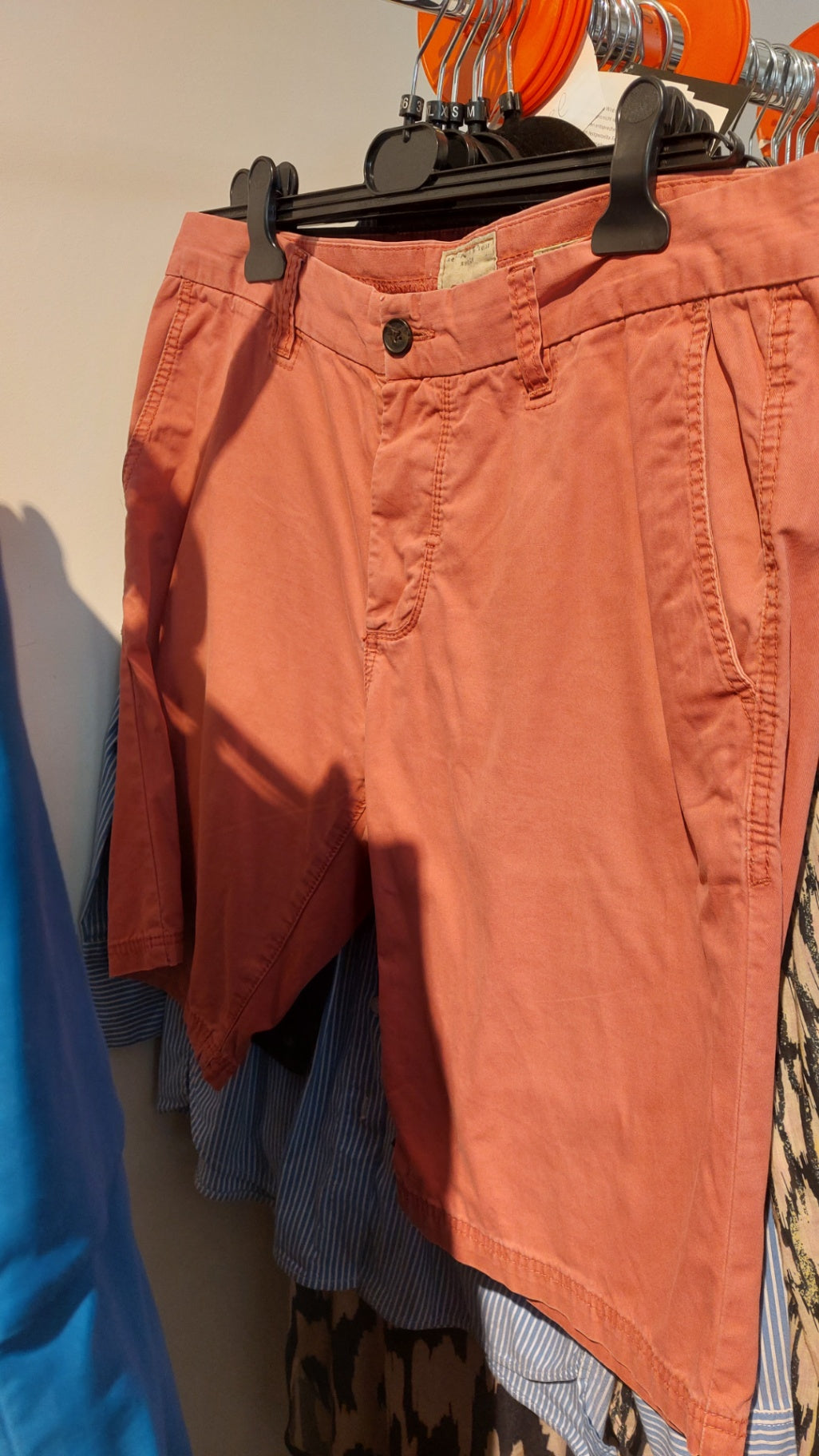 Esprit Kurze Hose Koralle Größe: 36