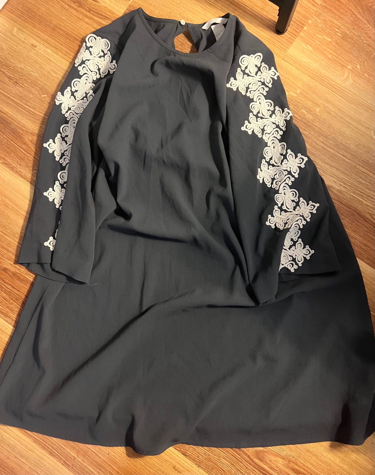 H&M Kleid Grau Größe: XS