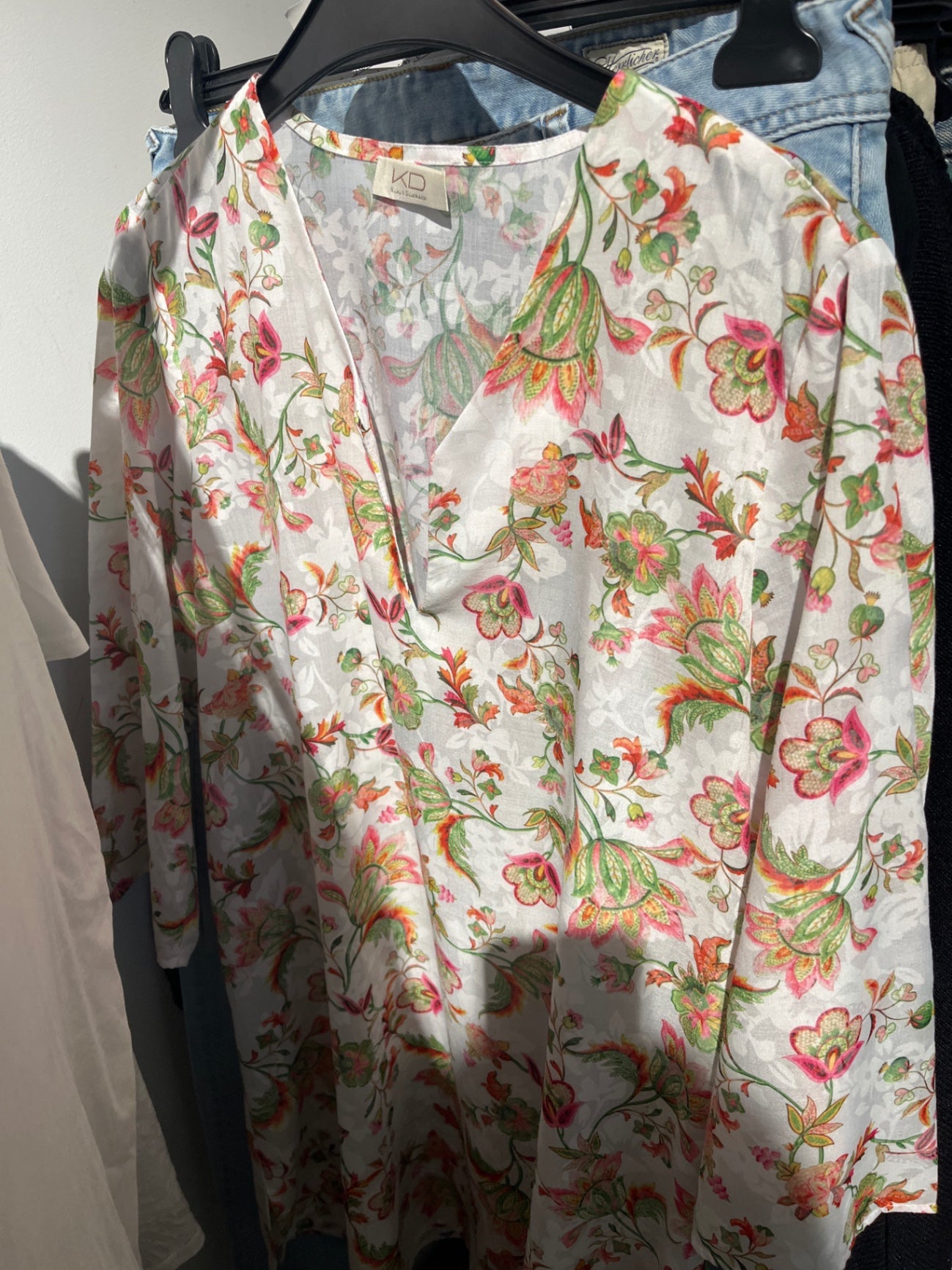 KD Bluse Weiß, bunte Blumen Größe: M
