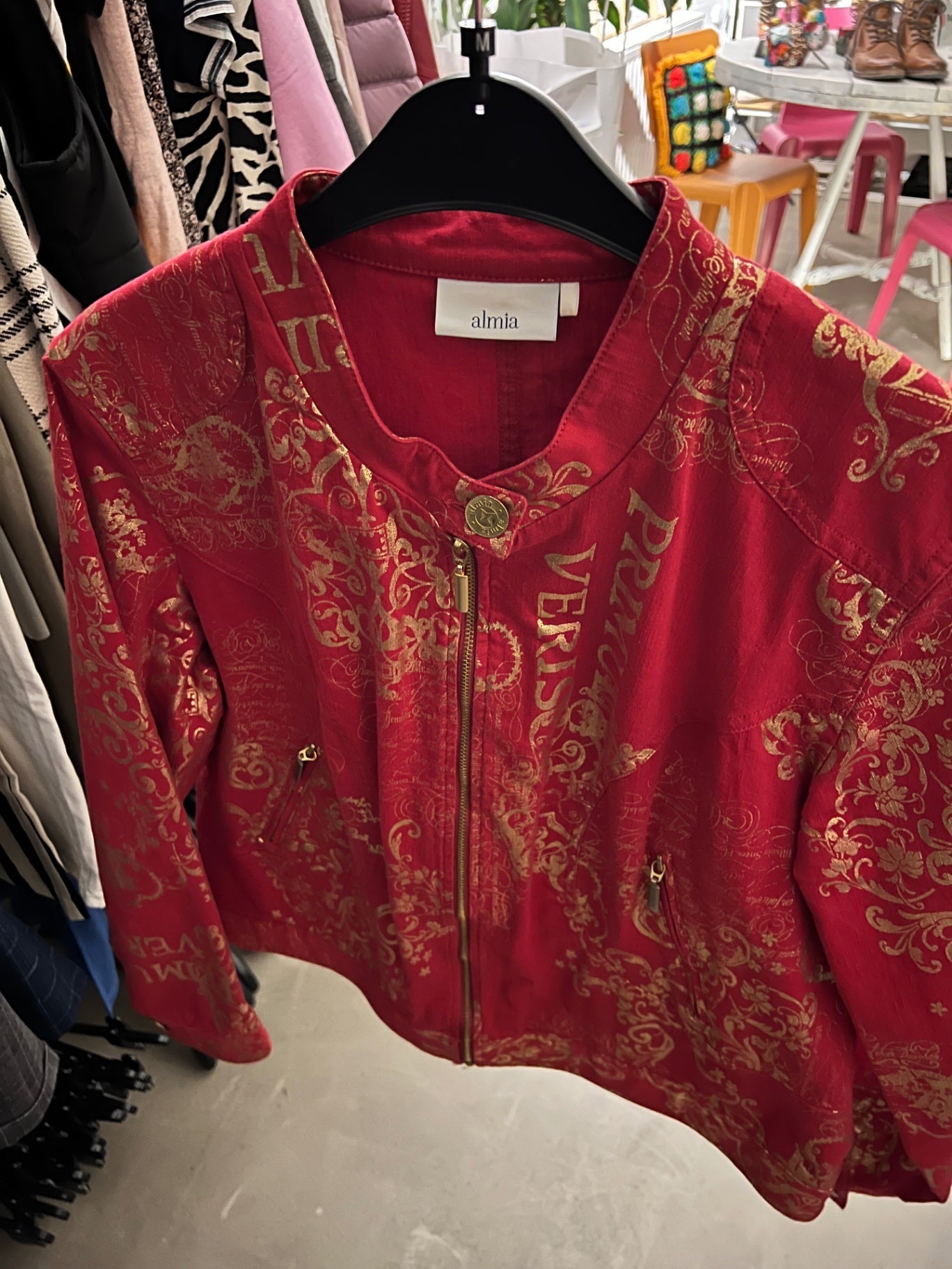 almia Jacke Rot Größe: M