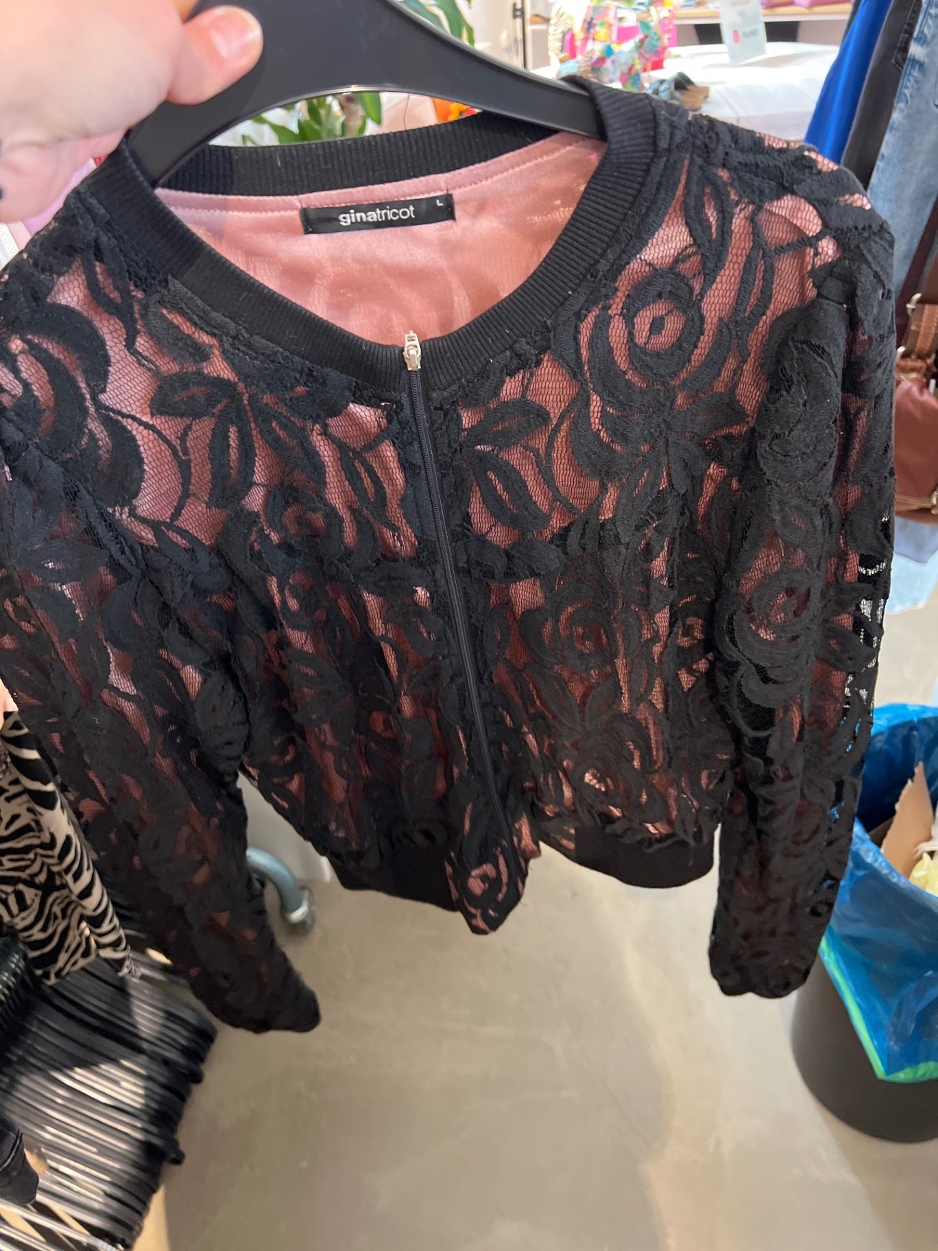 gina tricot Jacke Schwarz Größe: L