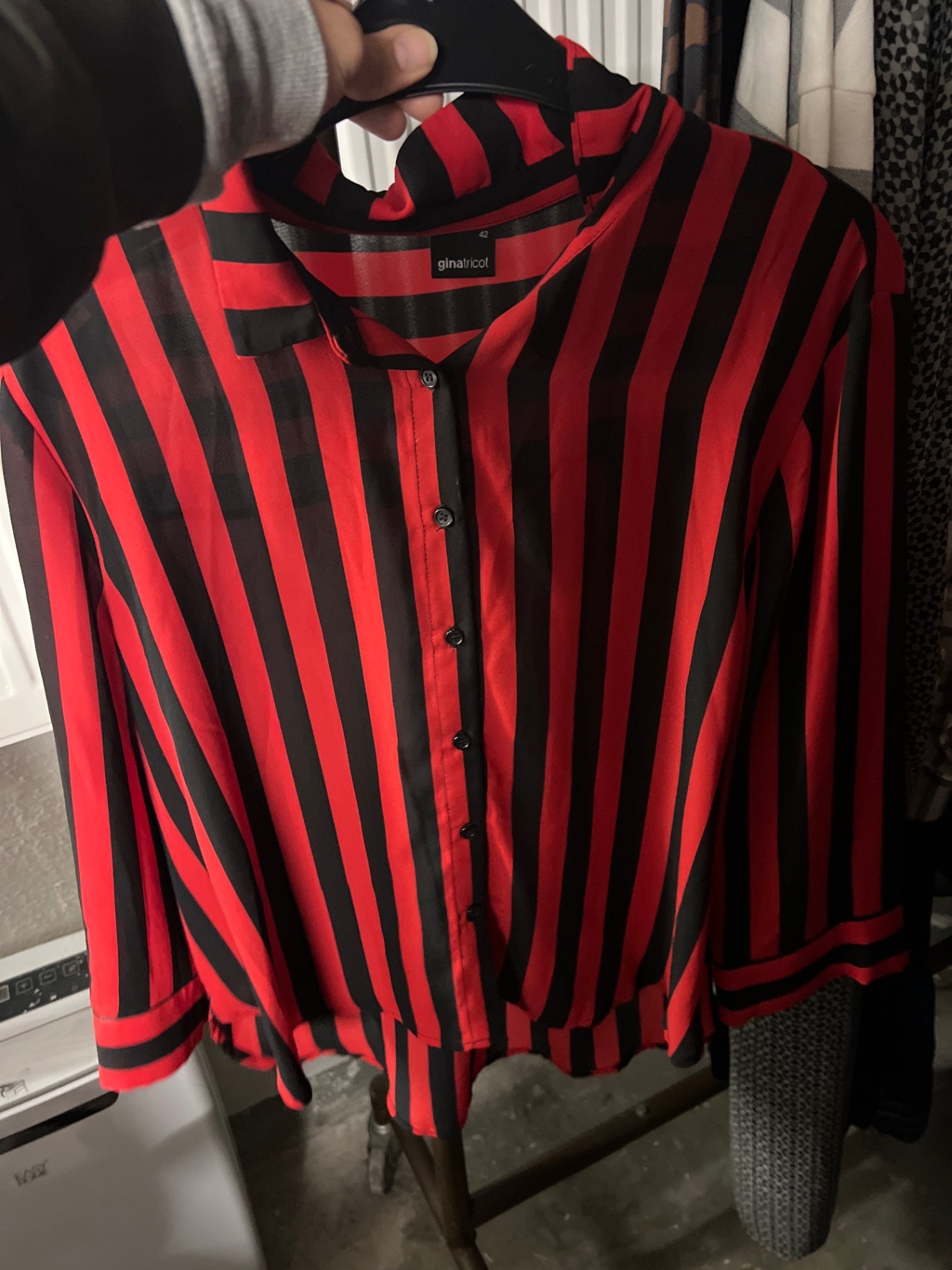 Gina Tricot Hemdbluse Rot Schwarz Größe: 42