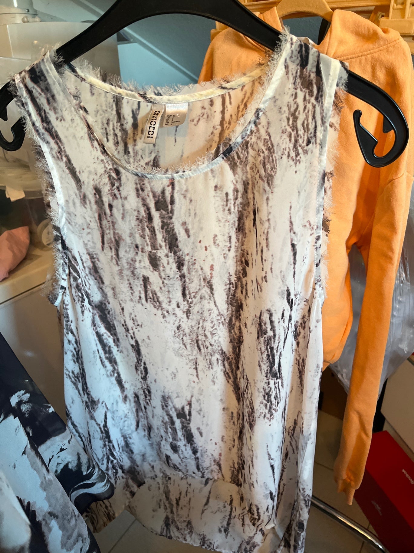 DIVIDED Tank Top weiss lila Größe: 36