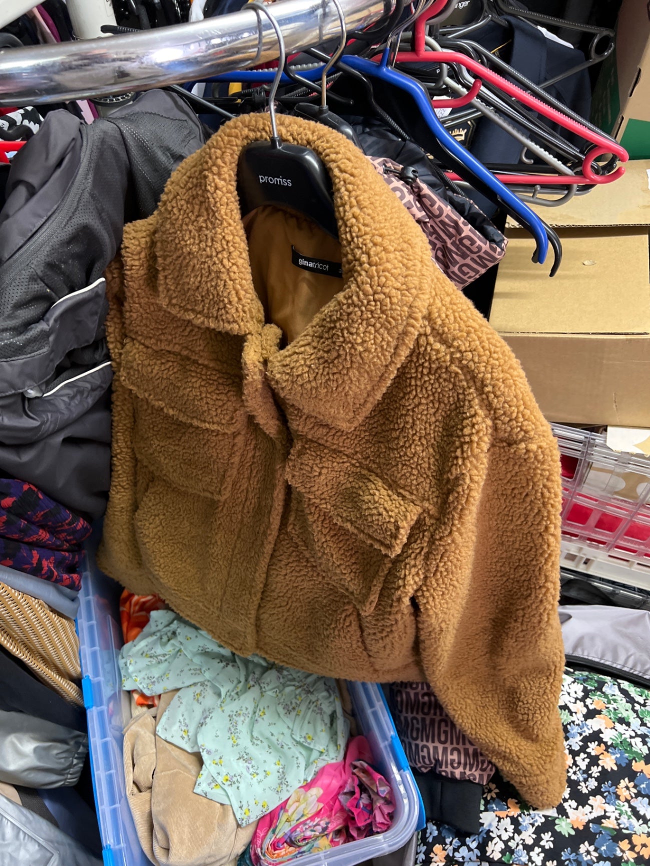 Gina Tricot Teddy Jacke Hellbraun Gr.: S