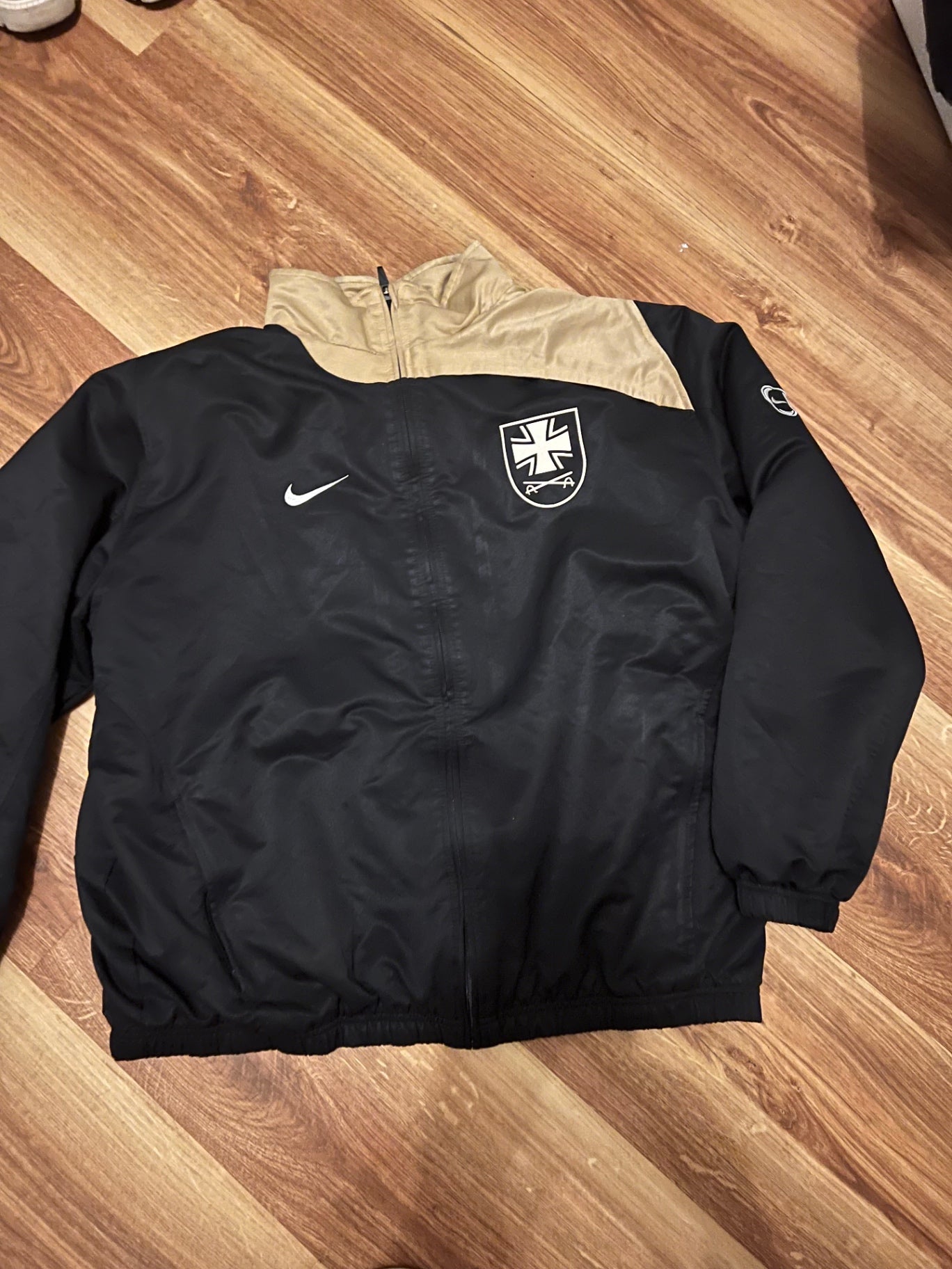 Nike Jacke Schwarz und Beige Gr.: XL