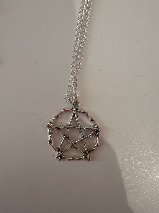 Corvus Luna Kette Pentagramm