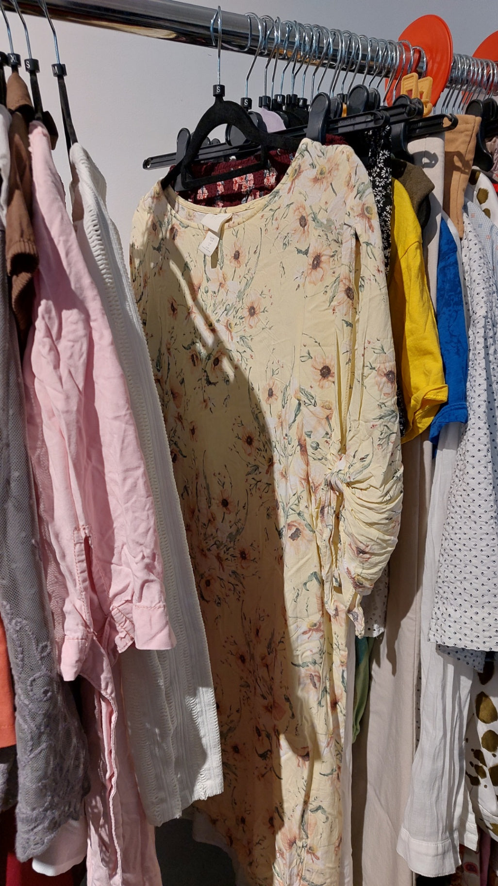 H&M Kleid Hellgelb mit Blumenmuster Gr.: S