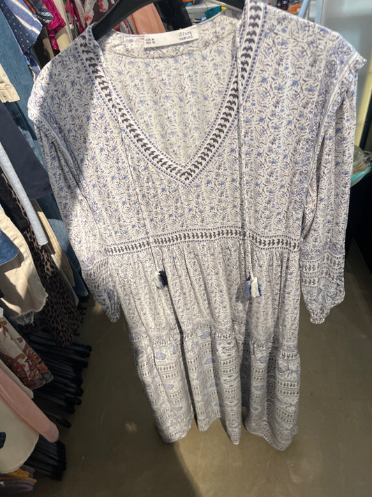 Sfera Kleid Hellblau und Weiß Gr.: M