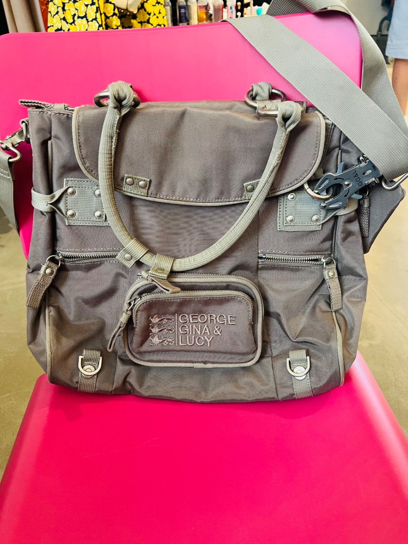 Georgina Lucy Tasche Grau 