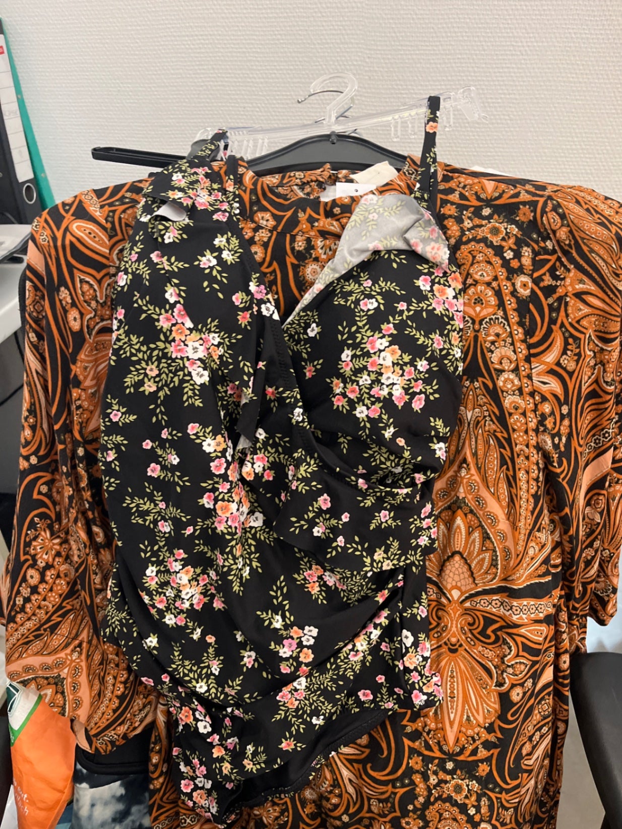 H&M Badeanzug Schwarz mit Blumen Gr.: 38