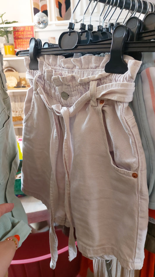 Pull & Bear Shorts Flieder Gr.: 36