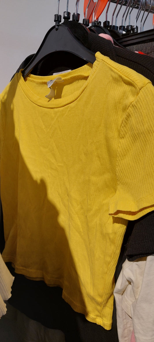 DIVIDED T-Shirt Gelb Gr.: M