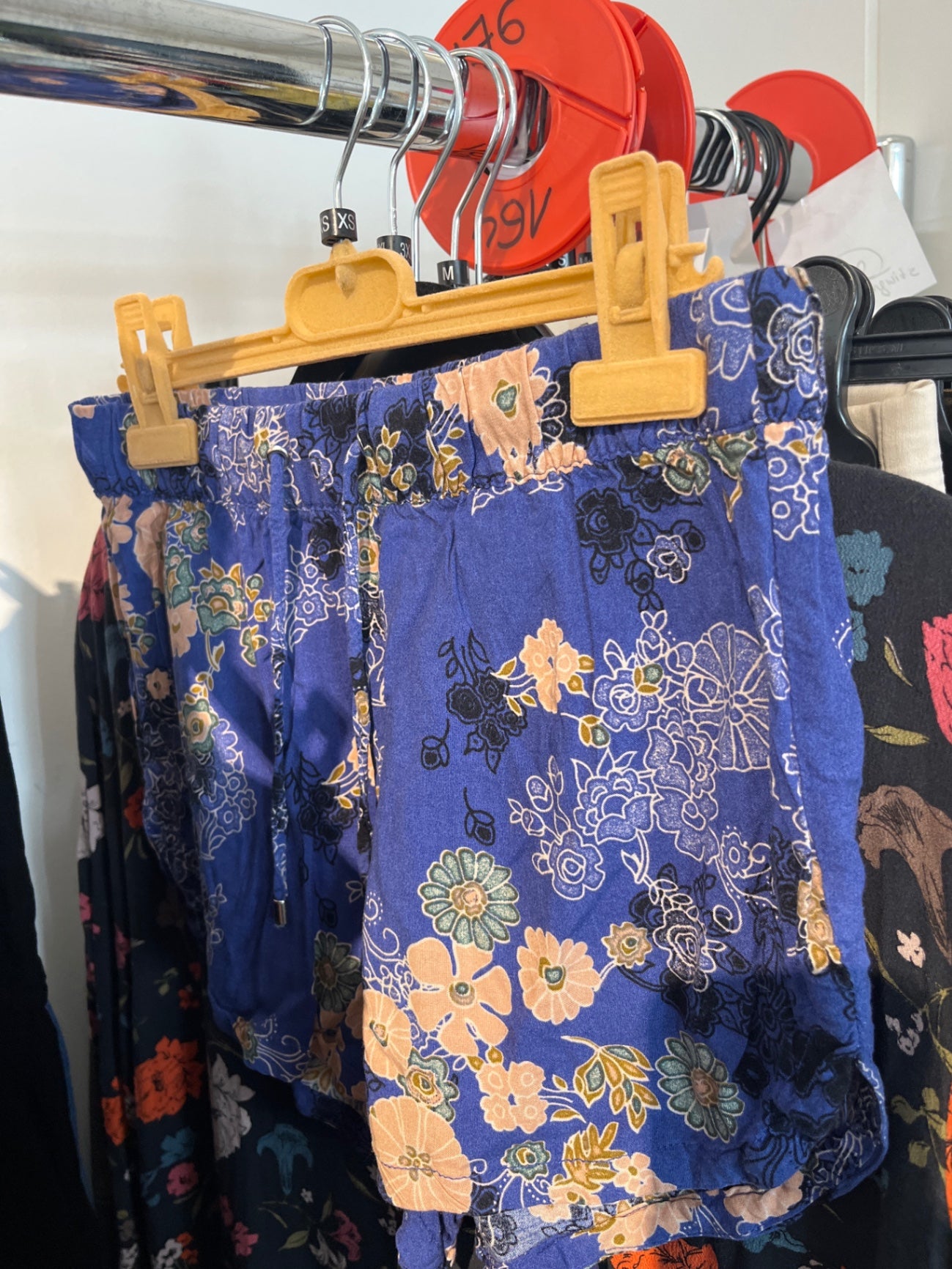 VERO MODA Shorts Blau Blumen Gr.: XS