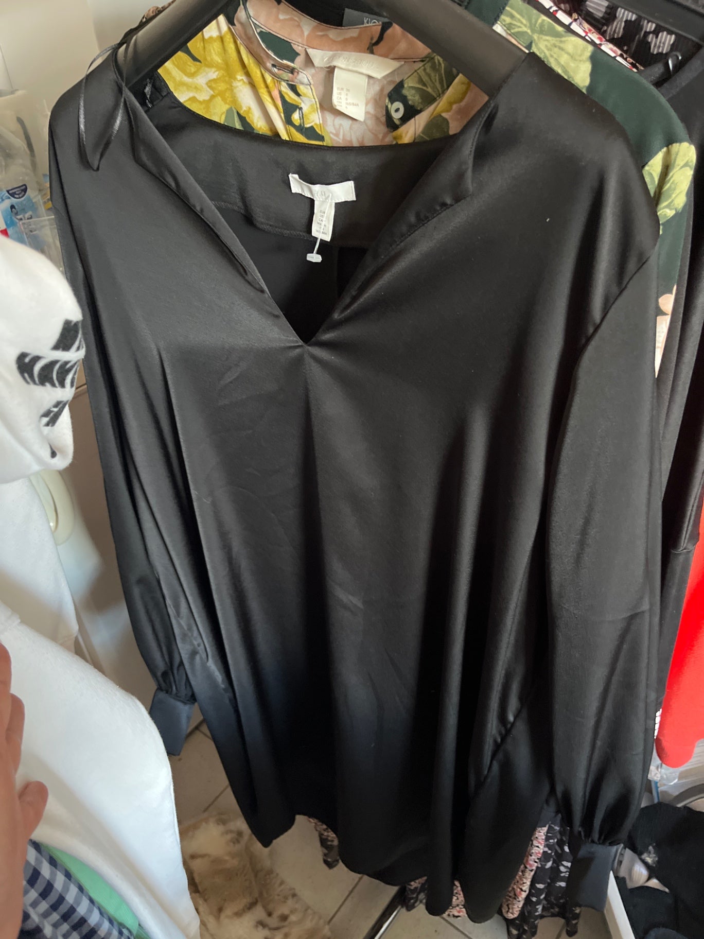 H&M Satin Kleid Schwarz Gr.: S