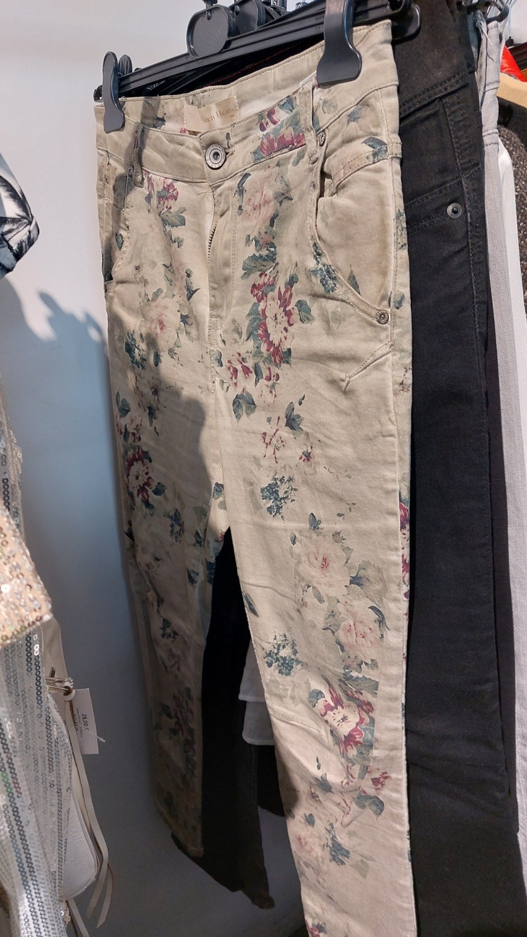 Queen Hearts Hose Beige mit Blumen Gr.: L