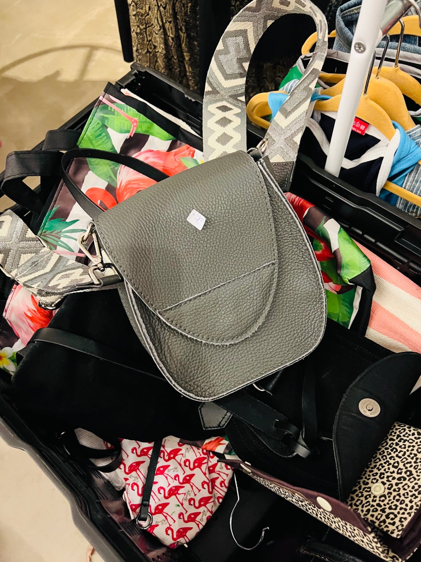 Handtasche Leder Grau 