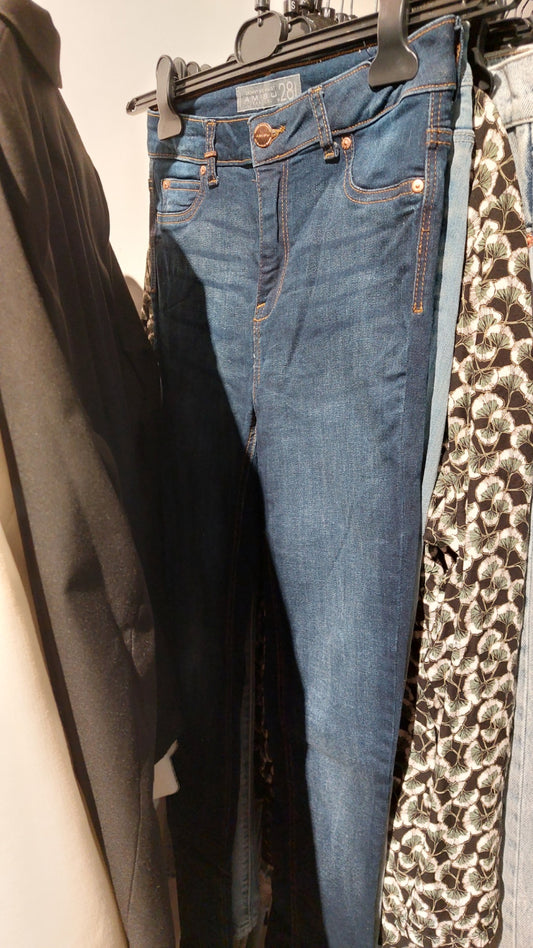 AMISU Jeans Blau Gr.: 28