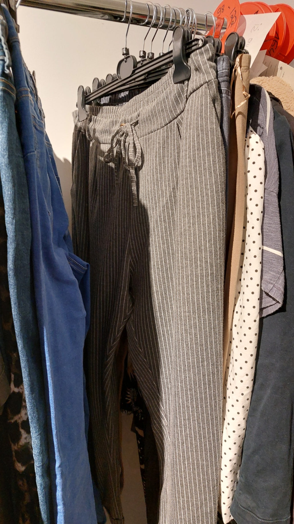 Gina Hose Grau mit weißen Streifen Gr.: 46