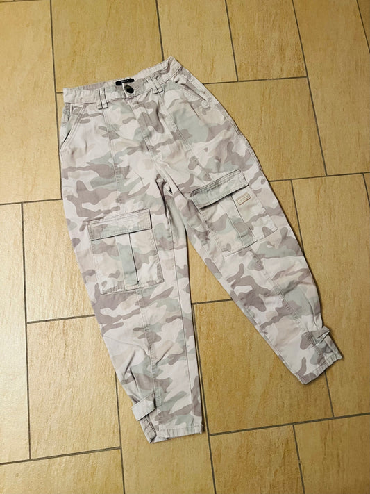 Bershka Jeans Camouflage-Muster Gr.: M