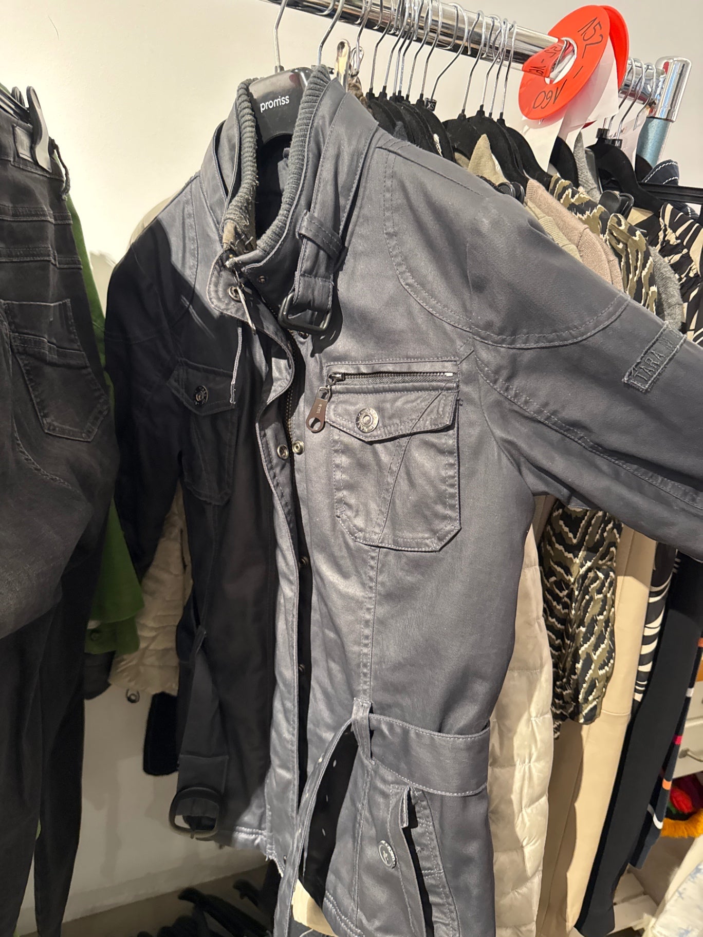 Tara M Jacke Schwarz Gr.: M