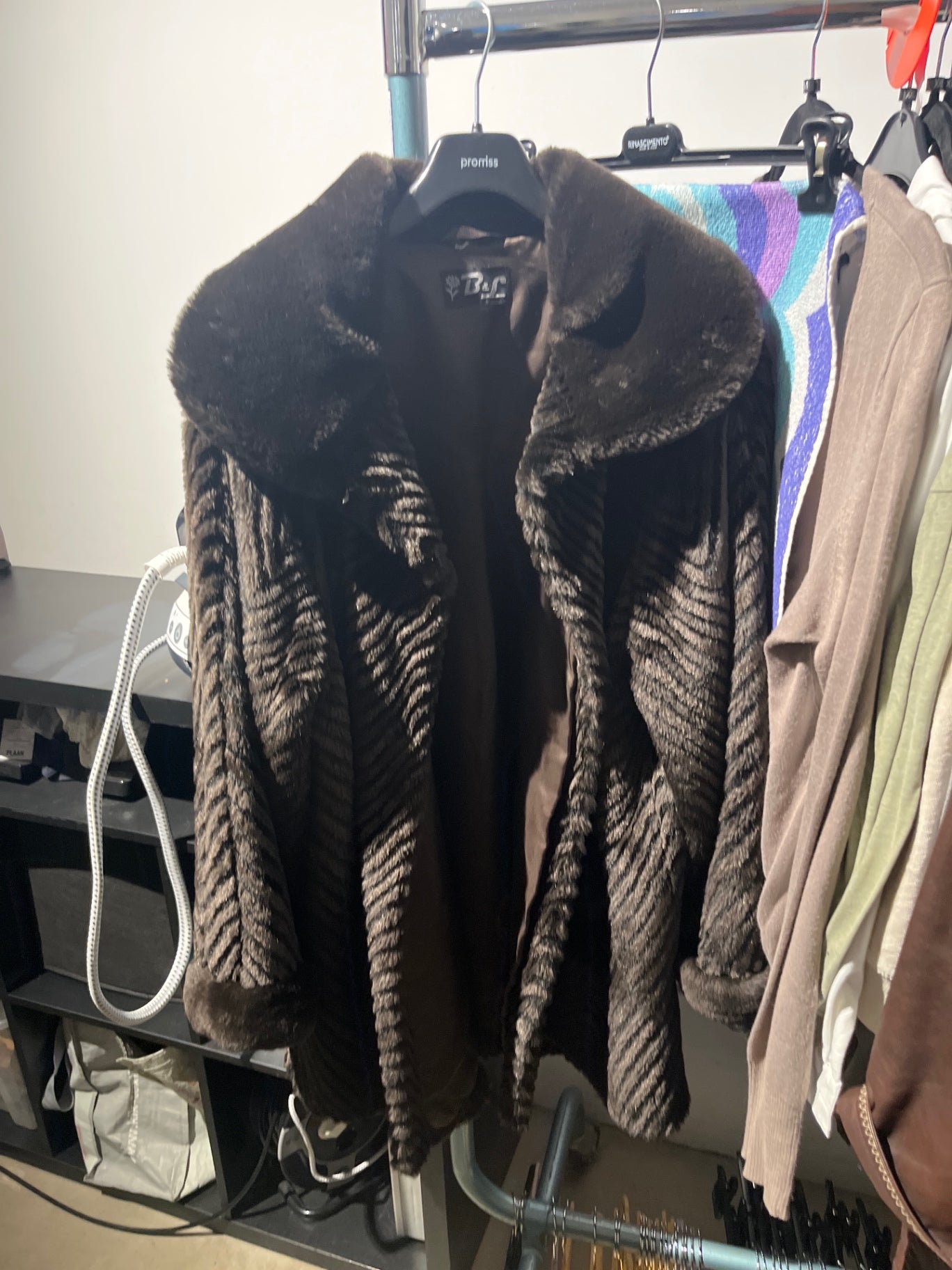 B&L Fellmantel Braun, Schwarz Gr.: M