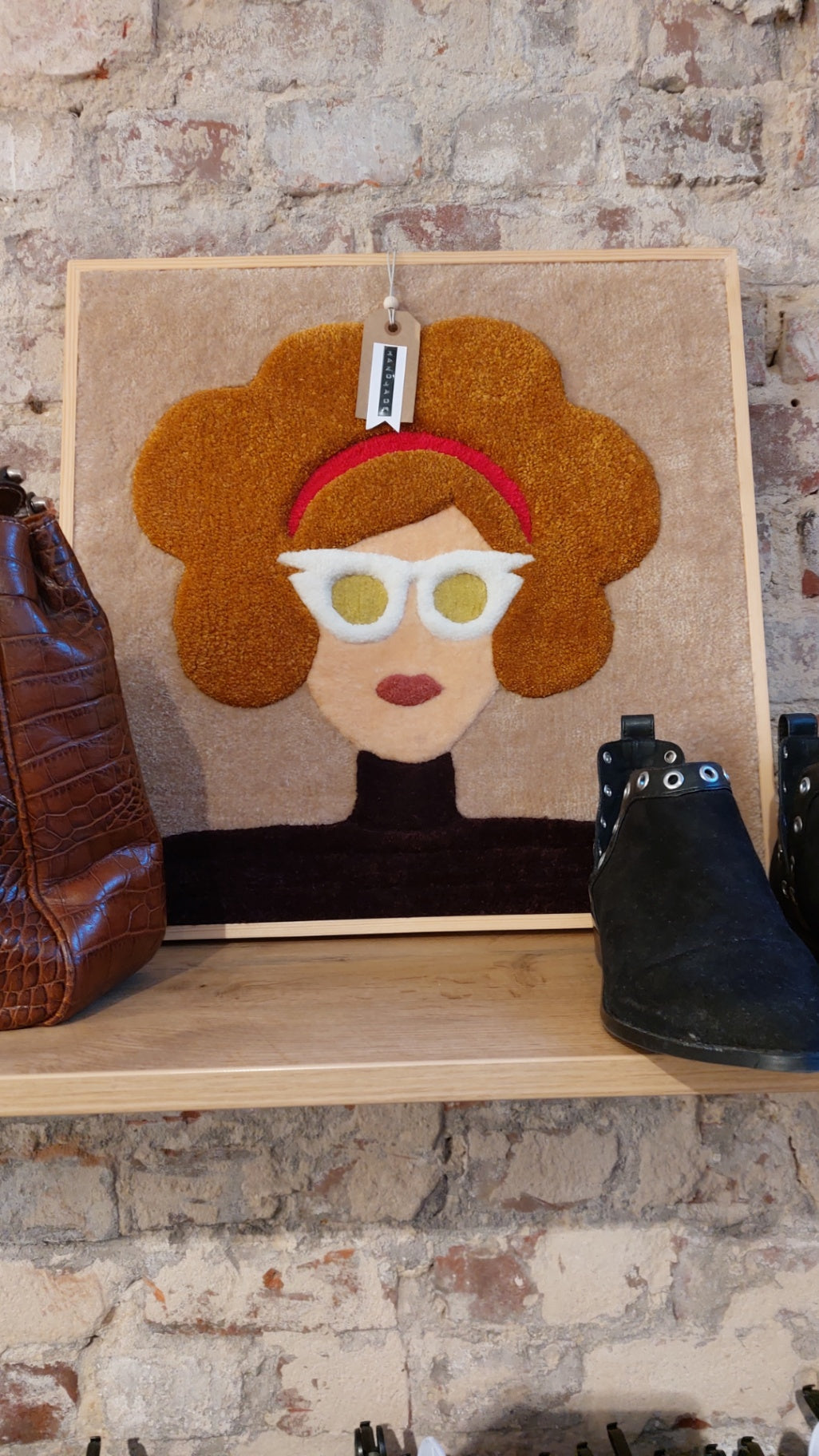 Tuftastic Teppichbild Portrait Frau m. w. Brille