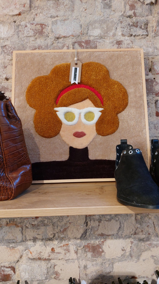 Tuftastic Teppichbild Portrait Frau m. w. Brille