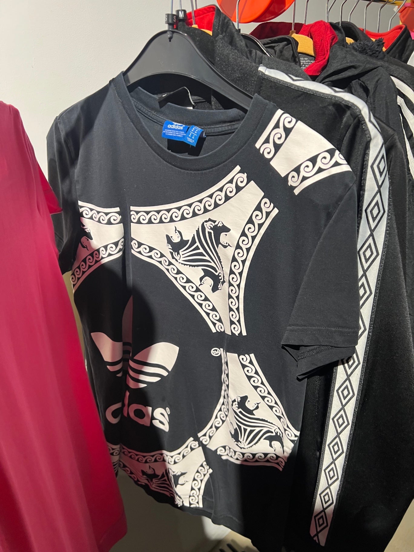 adidas T-Shirt Schwarz und Weiß Gr.: S