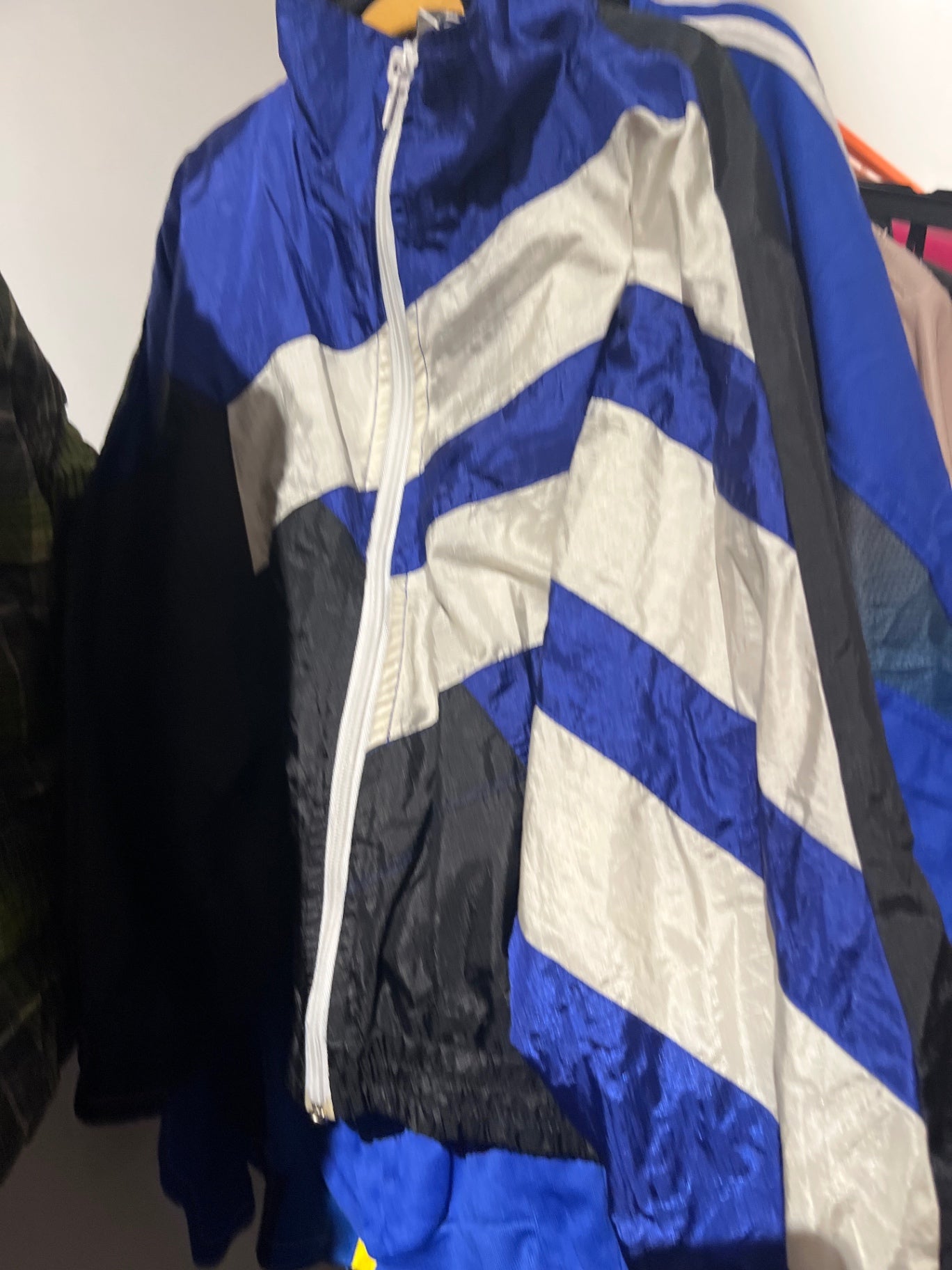 Windbreaker Blau, Weiß, Schwarz 122